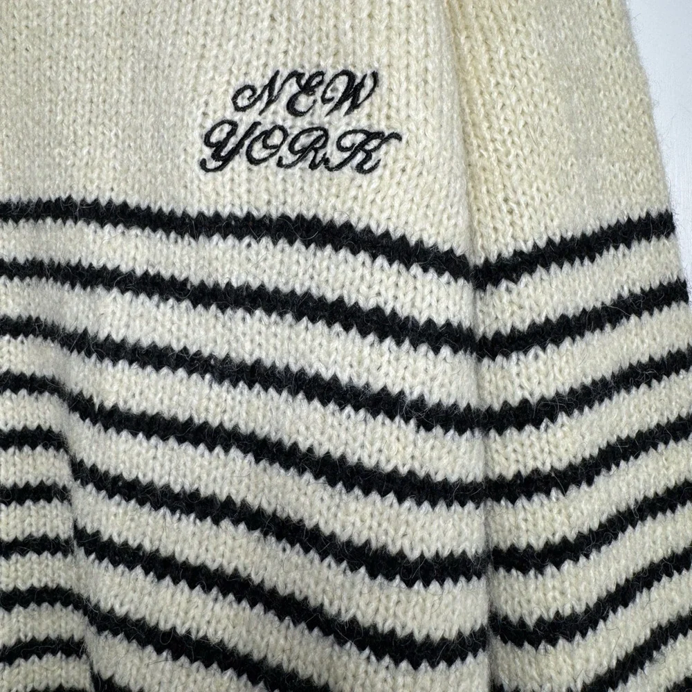 NWT Zara Girls Cream and Black Striped ‘New York’ Sweater Size 11/12 years